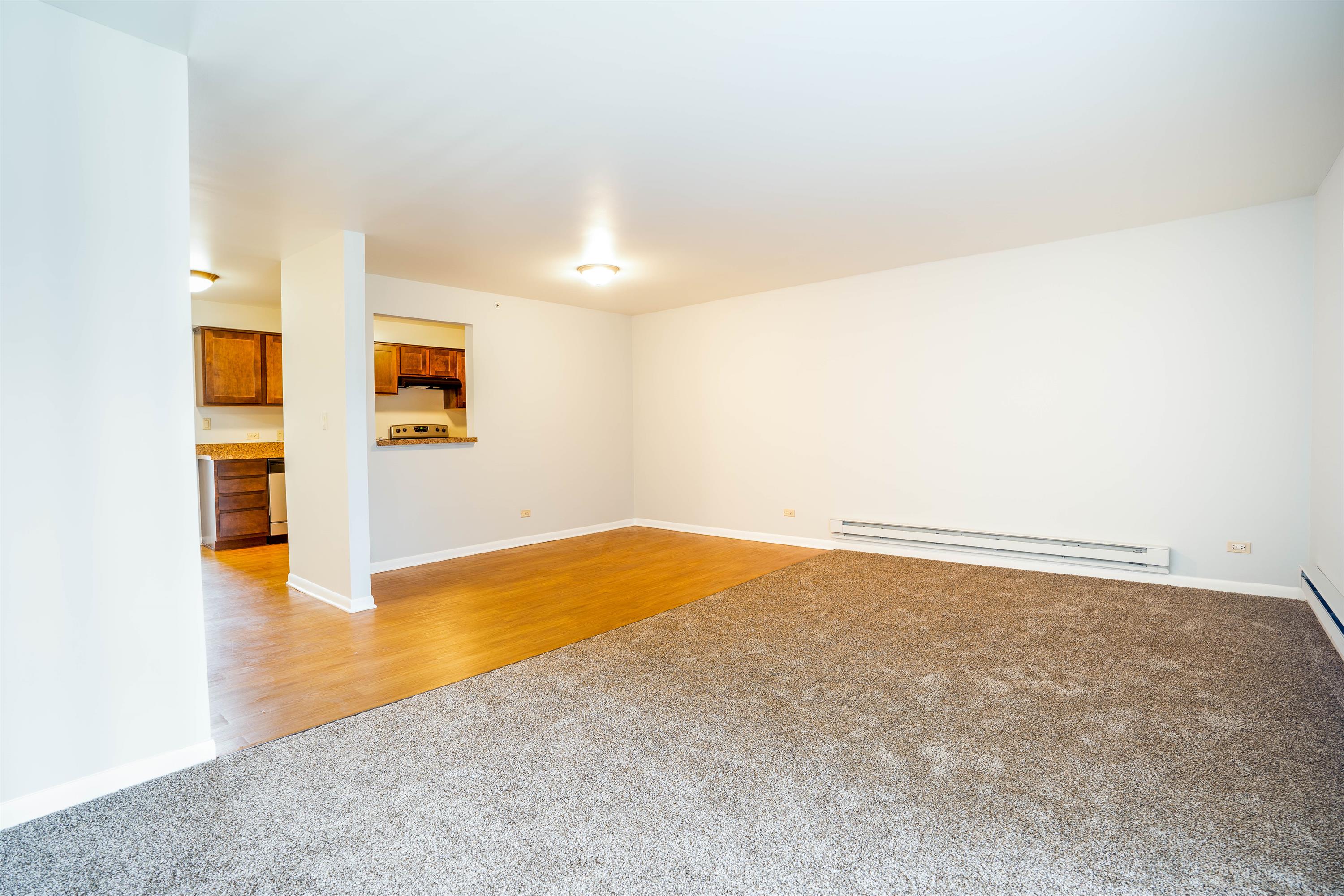 605 West 40th Place - D2