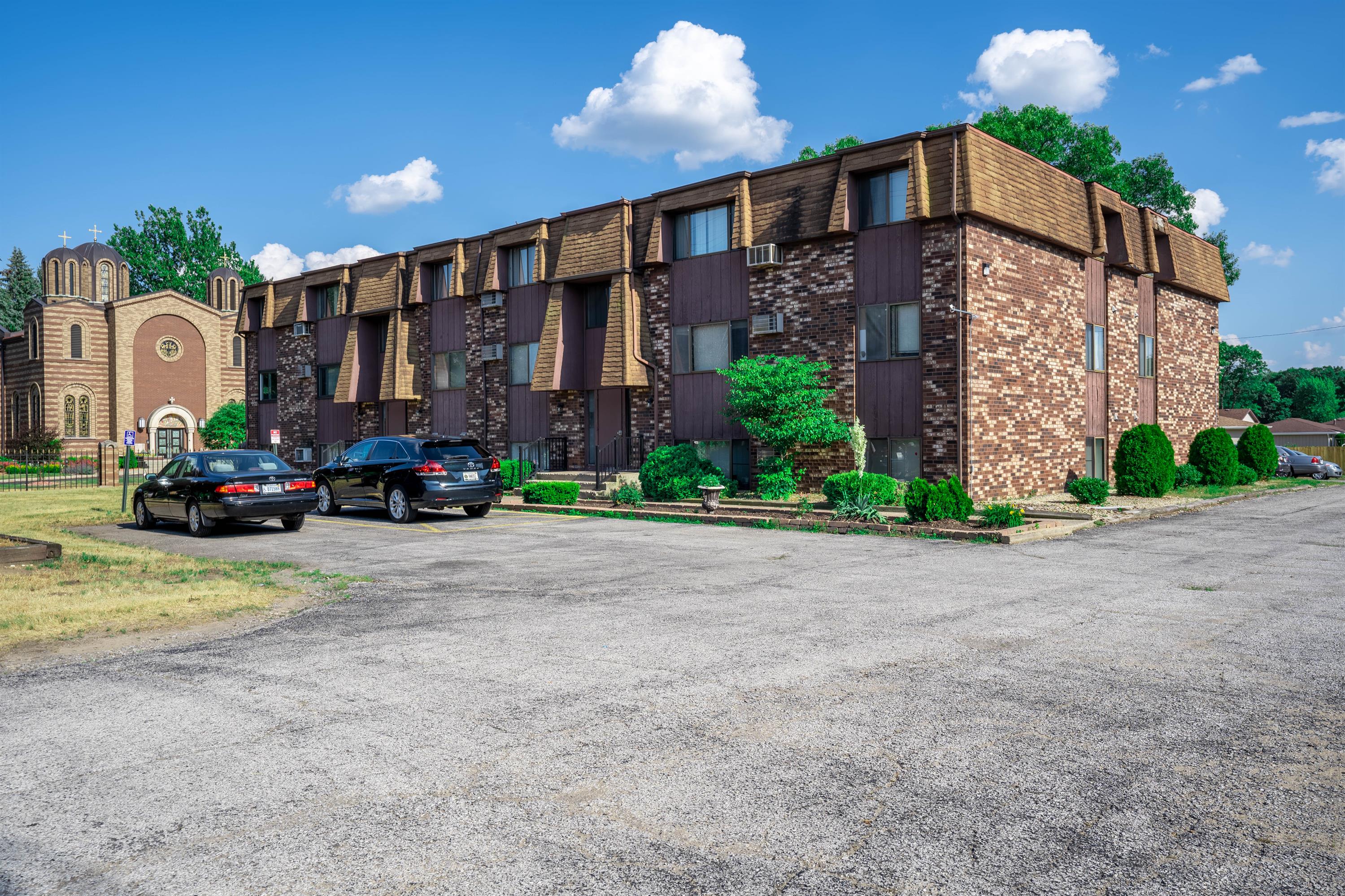 949 East Joliet Street - 12